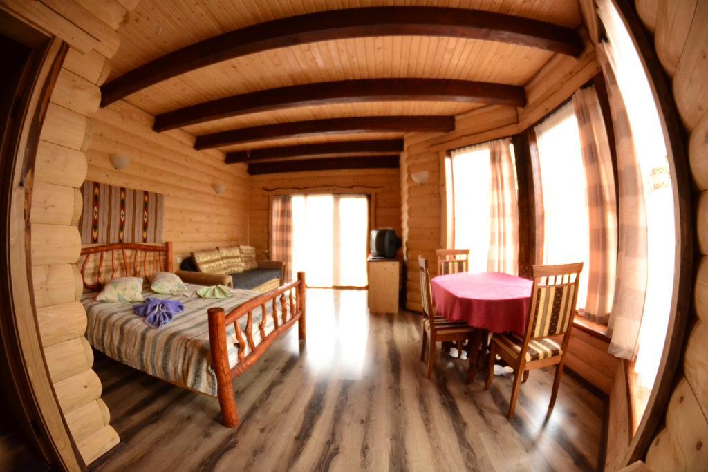 Hotel Gostynniy Dvir Raytshtoky Worochta Zewnętrze zdjęcie