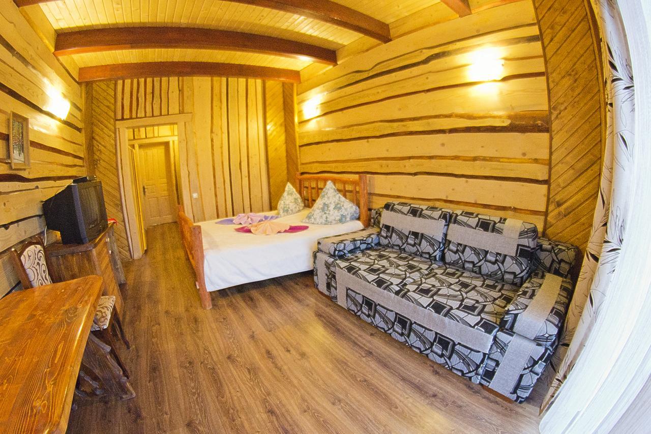 Hotel Gostynniy Dvir Raytshtoky Worochta Zewnętrze zdjęcie