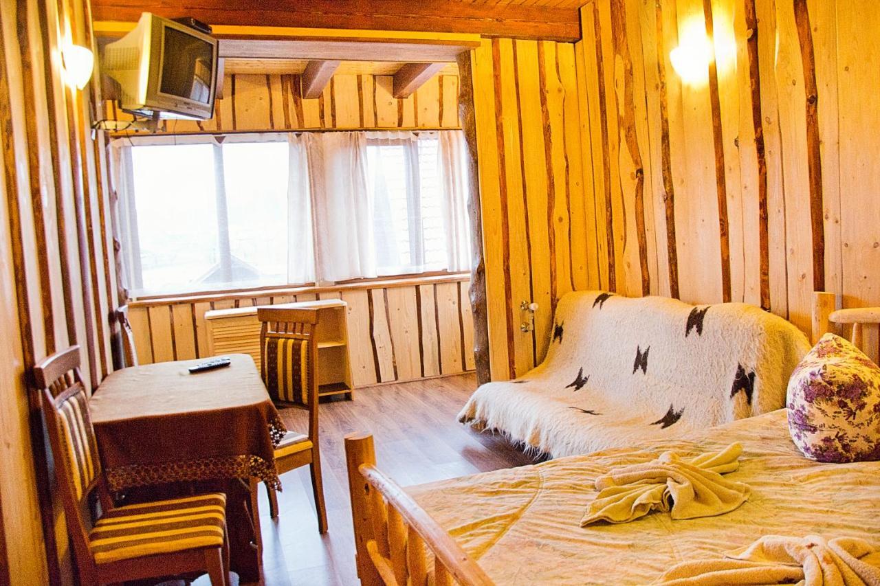 Hotel Gostynniy Dvir Raytshtoky Worochta Zewnętrze zdjęcie